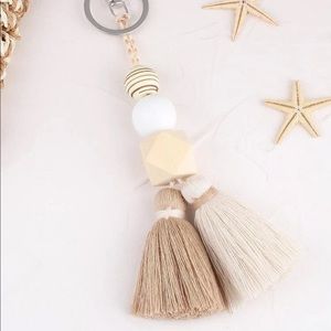 KEYCHAIN WITH TASSLE